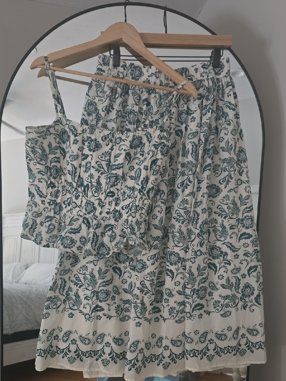 Green Floral Print Women's Skirt - Cream Background